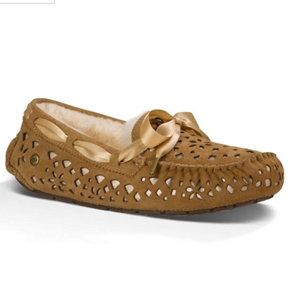 UGG Shoes - SUPER CUTE UGG SLIPPERS